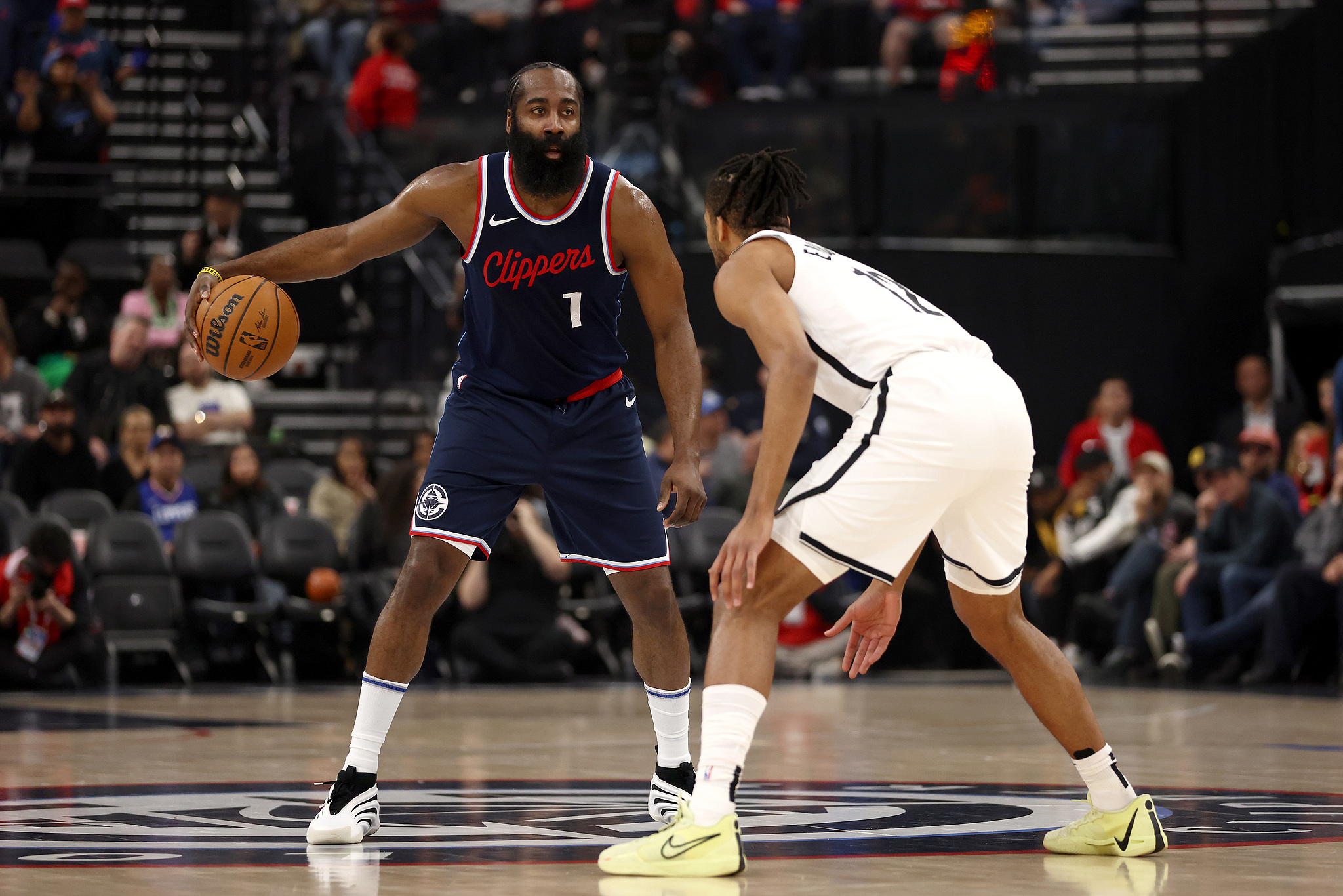 包含詹姆斯迎来十二赛季高光表现,篮网球迷沸腾!的词条 包含詹姆斯迎来十二赛季高光表现,篮网球迷沸腾!的词条